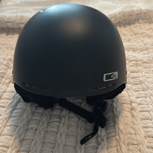 Smith Ski Helmet - Picture 2 of 3